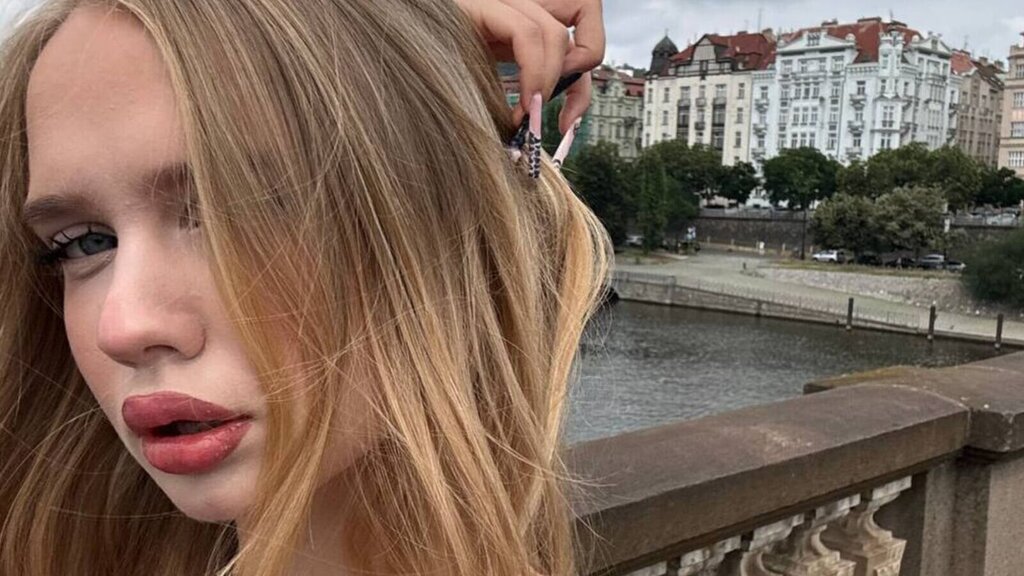 AmberWindow